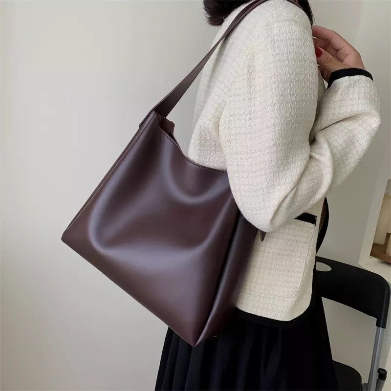 Zara - Didelė Moteriška Rankinė